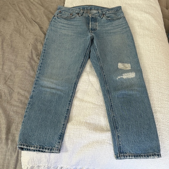Classic Blue Distressed Women’s Jeans - Picture 1 of 4